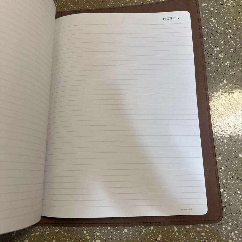 AT-A-GLANCE My Month 2025 Clipboard Planner Dark Brown Faux Leather YP600-09‎